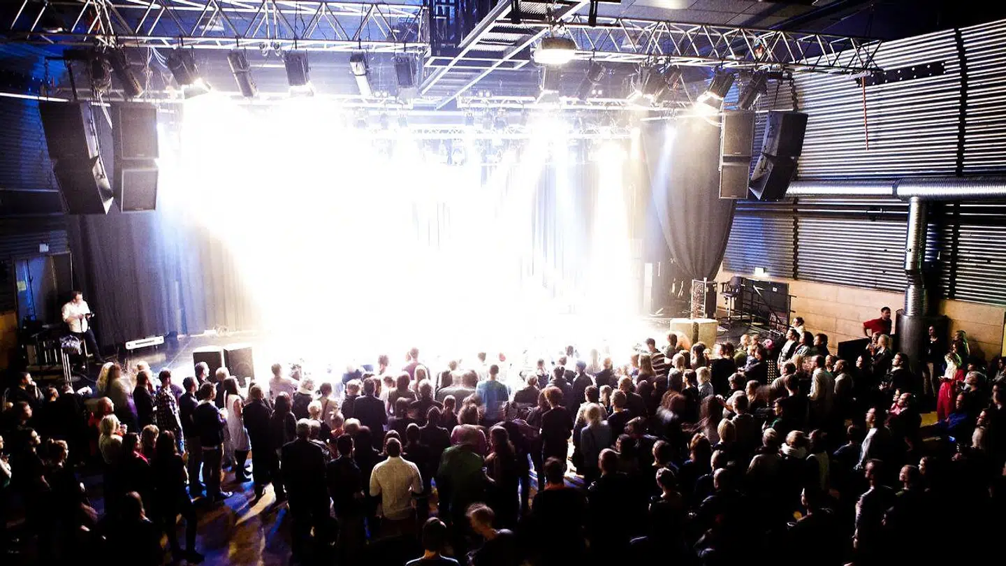 Spillestederne i København – blandt andet Amager Bio der ses her – skal nu redegøre for, om musikerne er kvinder, mænd eller nonbinære, når de søger støtte hos Københavns Kommune. 16 ud af 48 har indtil videre registret sig som nonbinære.