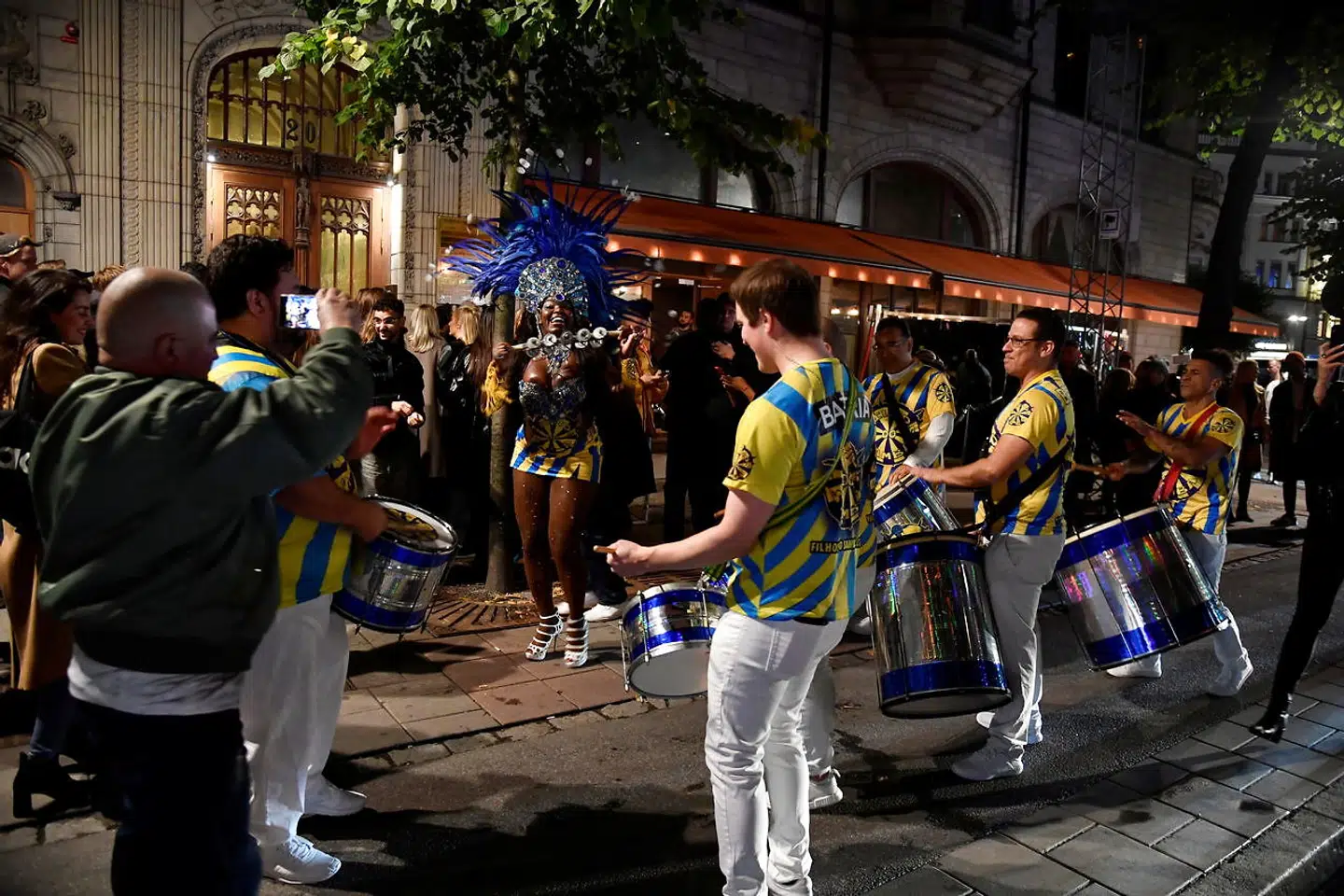 Et band spillede endda i Stockholms gader.