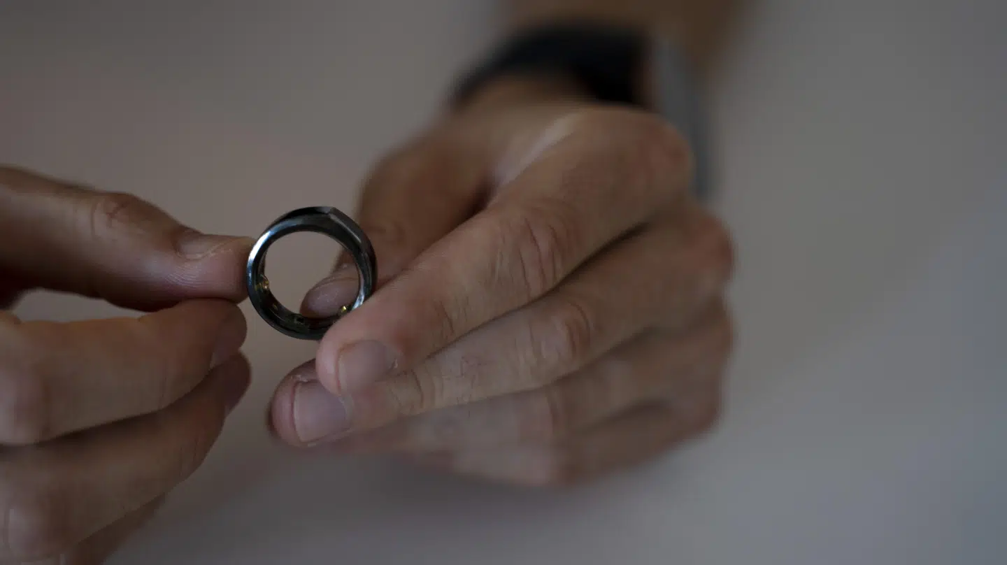 En Oura Smart ring kan meget nøjagtigt måle dit søvn- og stressniveau. Foto: Sarah Christine Nørgaard/Byrd.