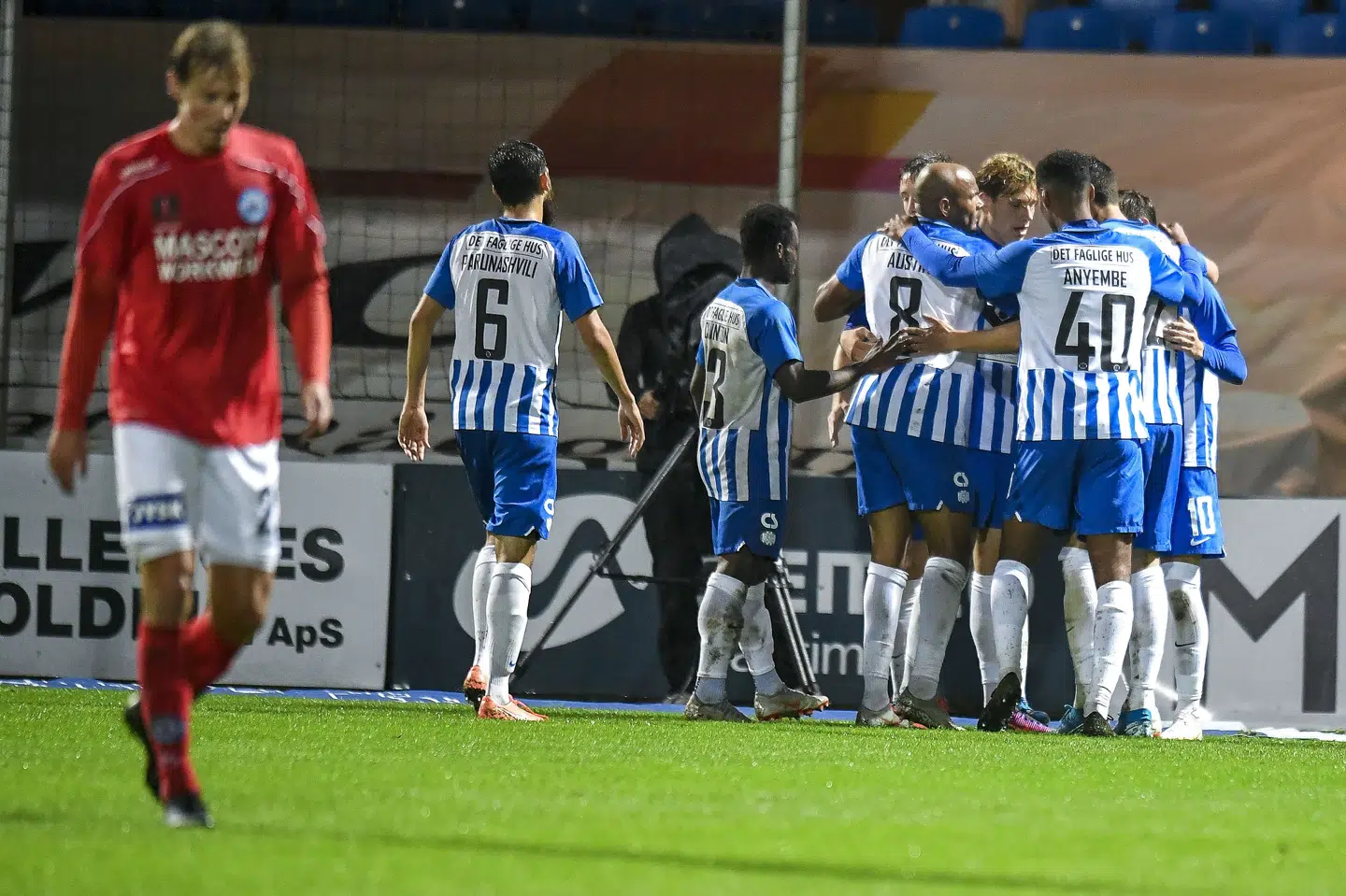 Esbjerg - her i en pokalkamp mod Silkeborg - er idømt bøde for racisme fra en tilskuer. (Arkivfoto) John Randeris/Ritzau Scanpix