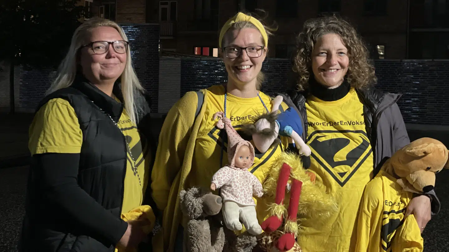 Bevægelsen #hvorerderenvoksen var også mødt talstærkt op til budgetmødet. De mener ikke, der er nok penge i budgettet til minimumsnormeringer.