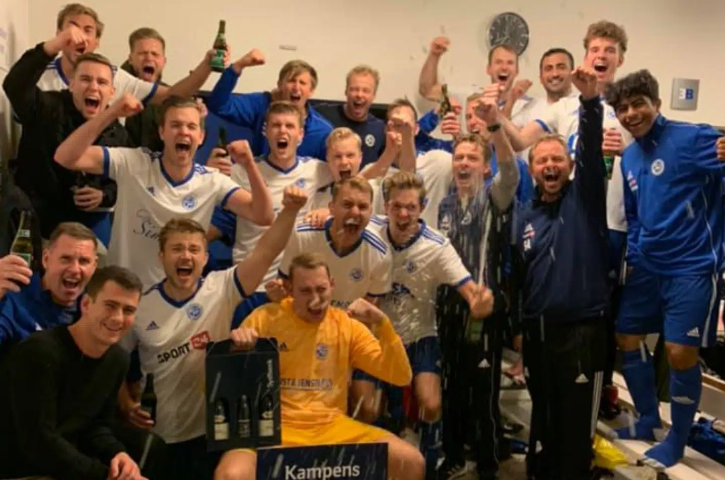 Aalborg Freja i vild jubel efter at have kvalificeret sig til ottendedelsfinalen.