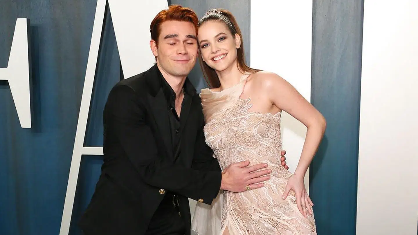 KJ Apa og Clara Berry.