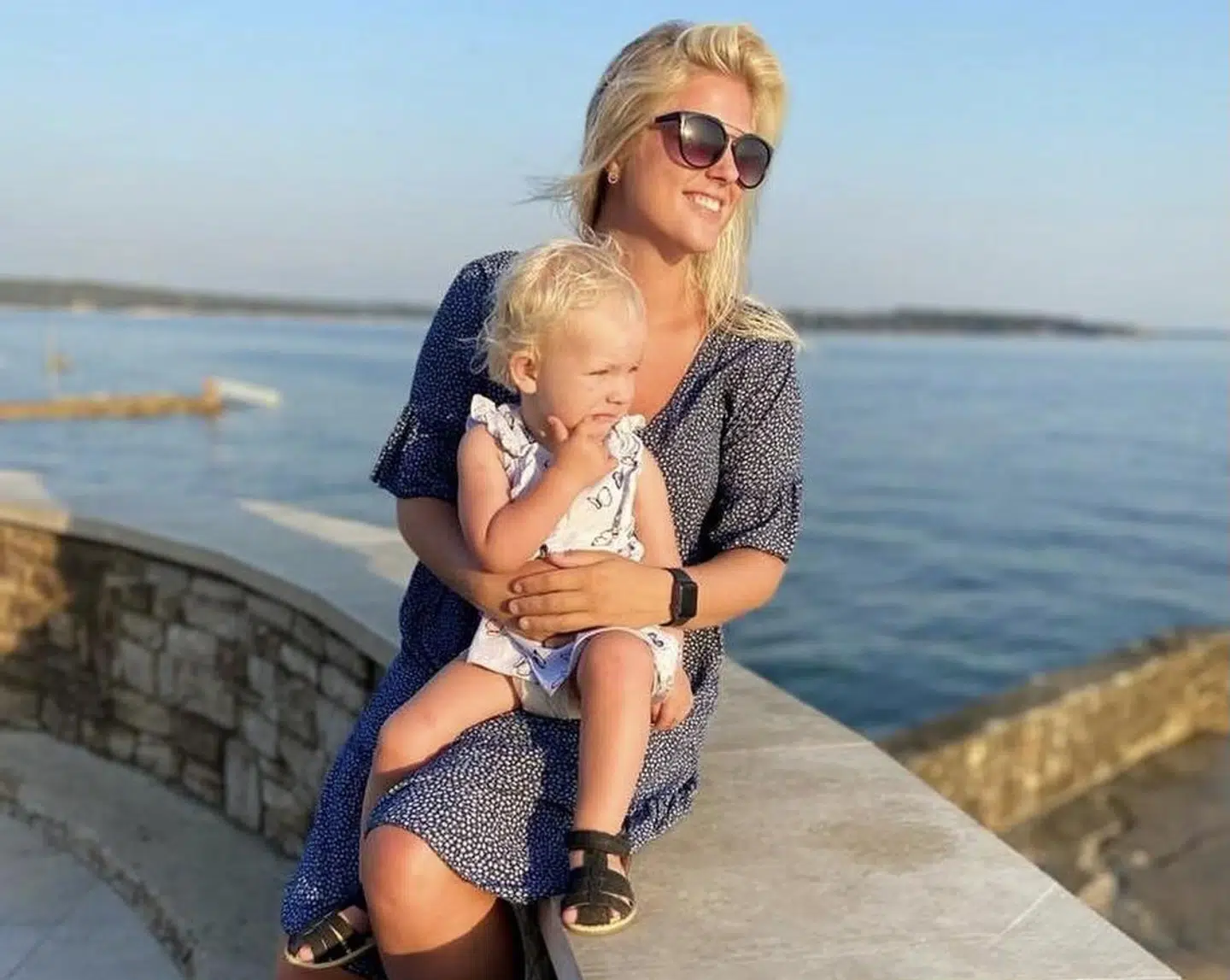 Først troede Signe Madsen, at det var hendes datter, som fik bordet til at ryste.