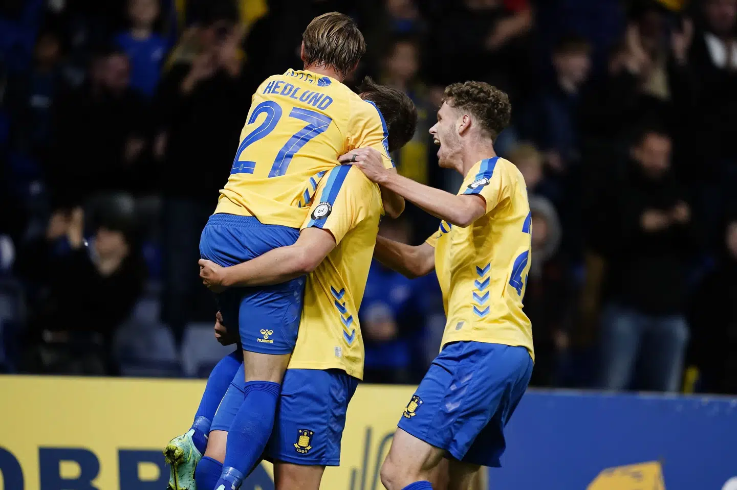 Mikael Uhre var på pletten to gange, da Brøndby sikrede sig tre tiltrængte point med 2-1 over AaB. Mads Claus Rasmussen/Ritzau Scanpix