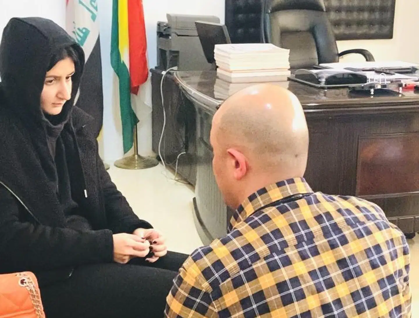 Nader Ashkani fra Ny Identitet var med sidste år, da Sarah blev reddet ud af familiens hus i irakisk Kurdistan. Efterfølgende endte hun i en politisk limbo på et krisecenter et hemmeligt sted i landet.