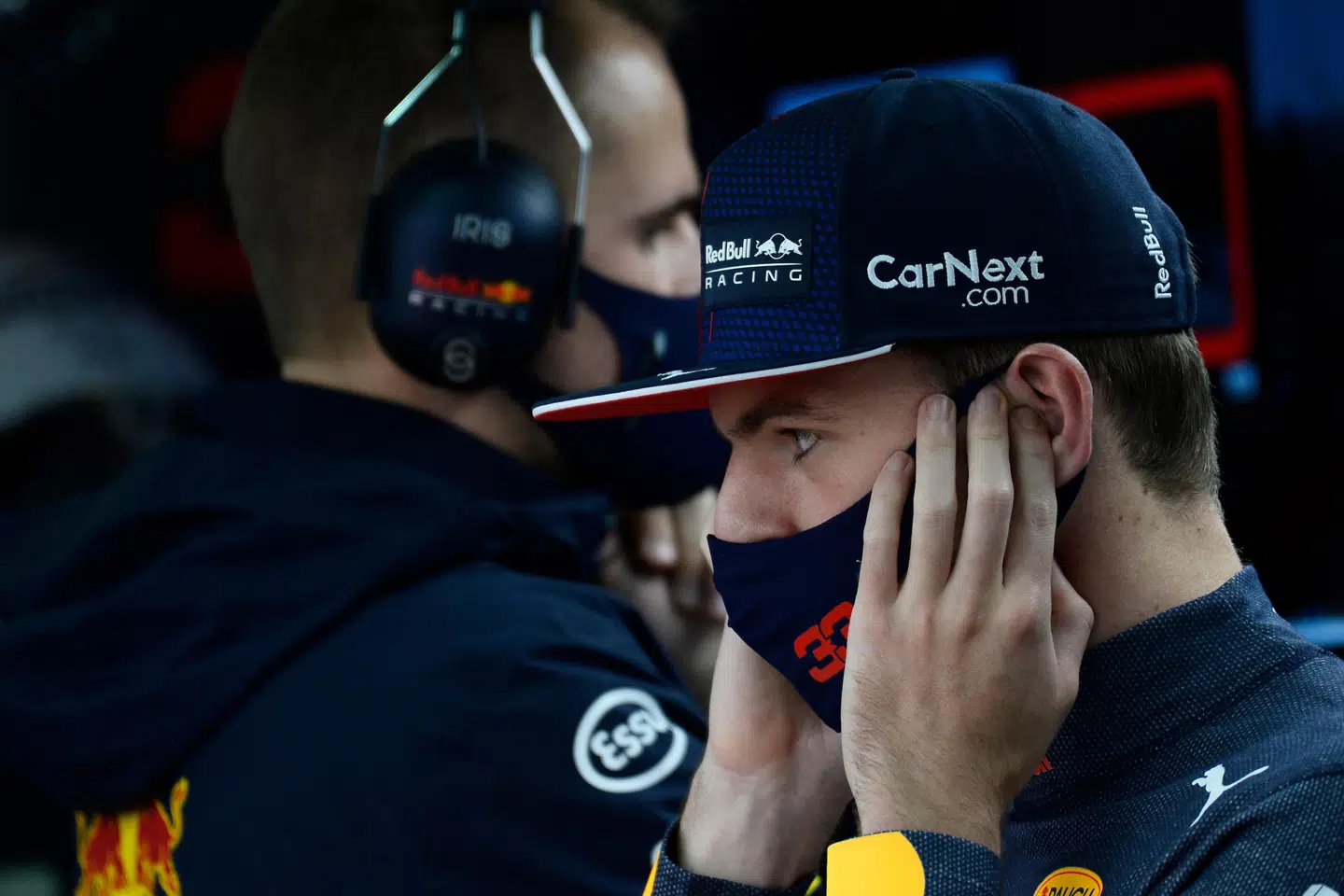 Max Verstappen (Red Bull-Honda) starter på grund af et motorskift fra sidste række, men håber på et sjovt løb i Sochi.