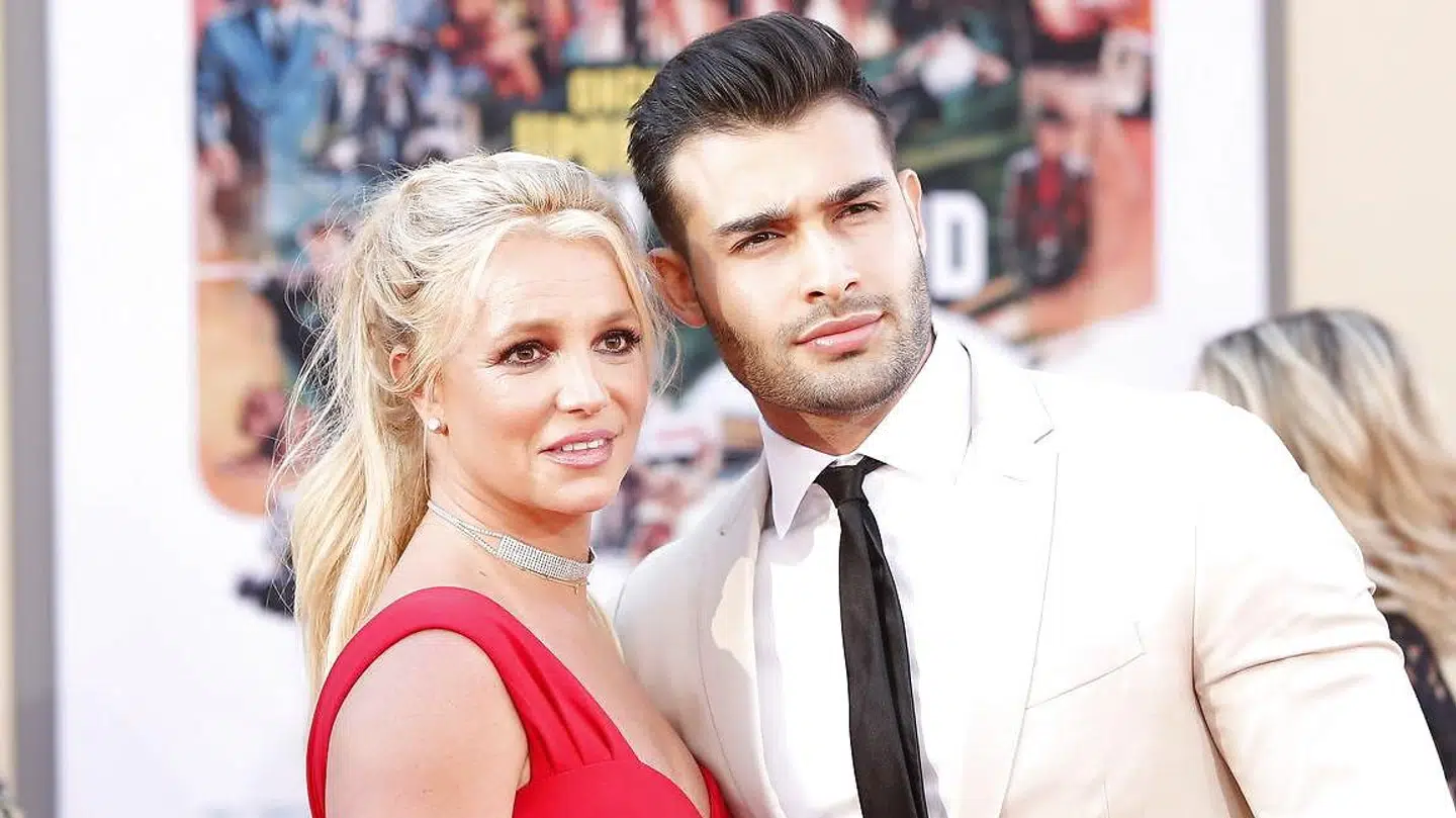 Britney Spears er netop blevet forlovet med sin kæreste Sam Asghari.