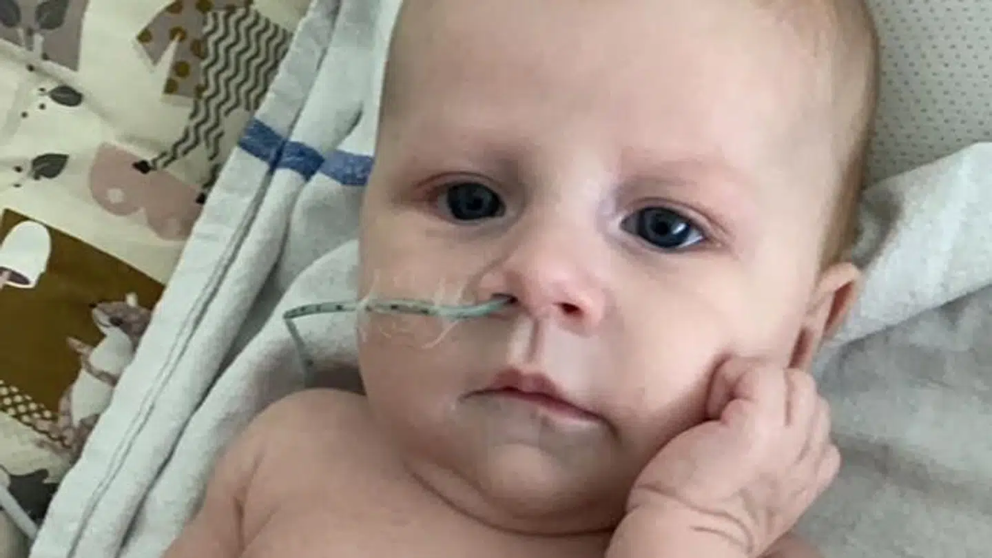 Lille Sophia, der har været syg hele sit korte liv. (Privatfoto)