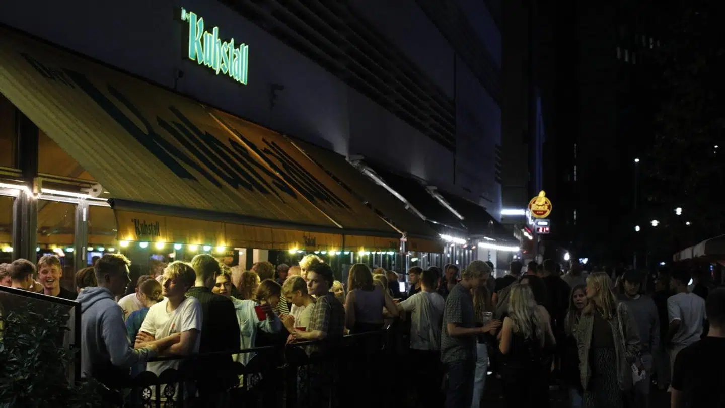 Som konsekvens af at flere unge skal lære at gå i byen, har politet været markant mere til stede i nattelivet, så de kan forhindre ballade, før den opstår.