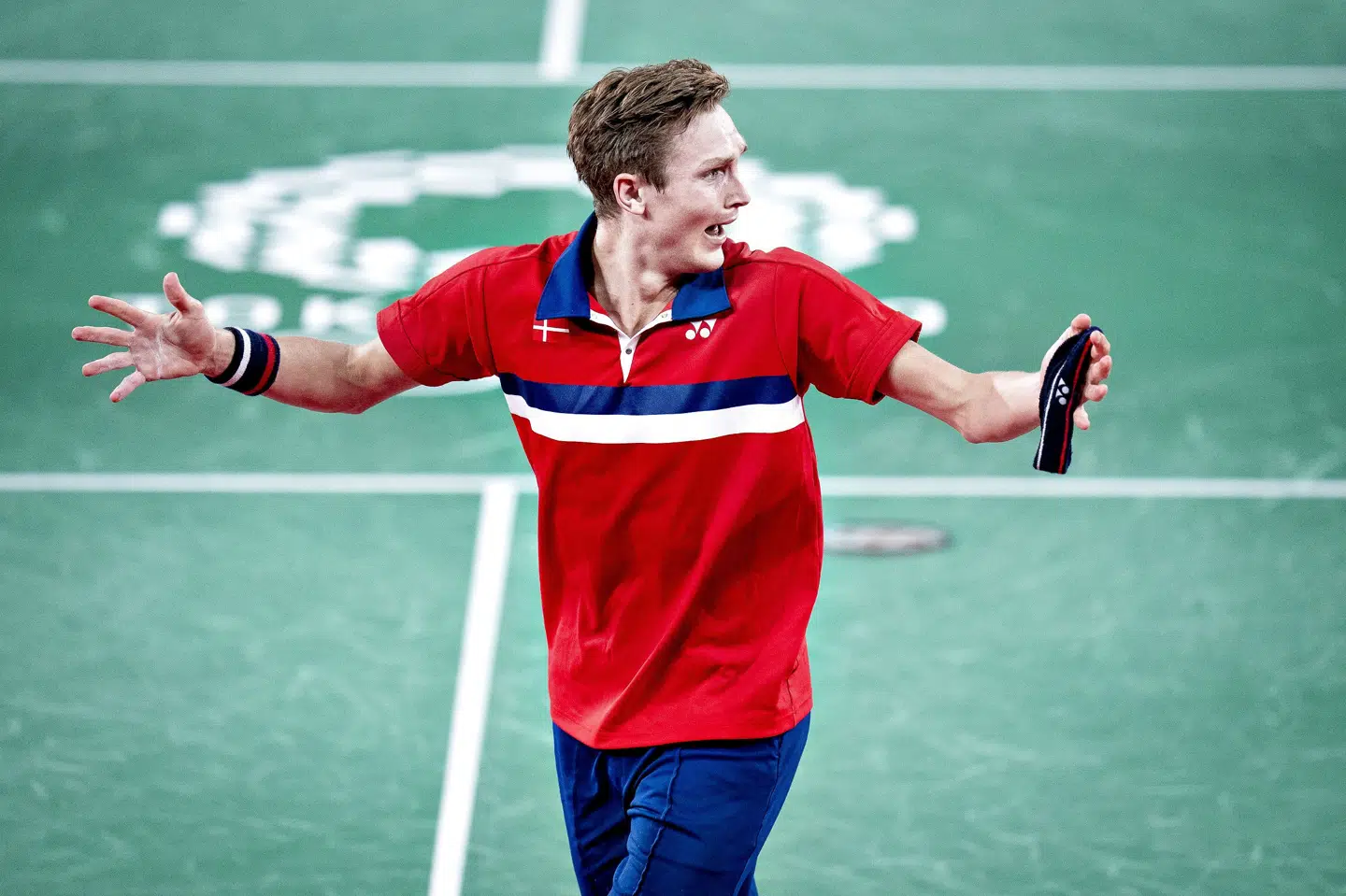 Viktor Axelsen vandt i august OL-guld i Tokyo. Nu skal han hjælpe Danmark til succes ved Sudirman Cup.