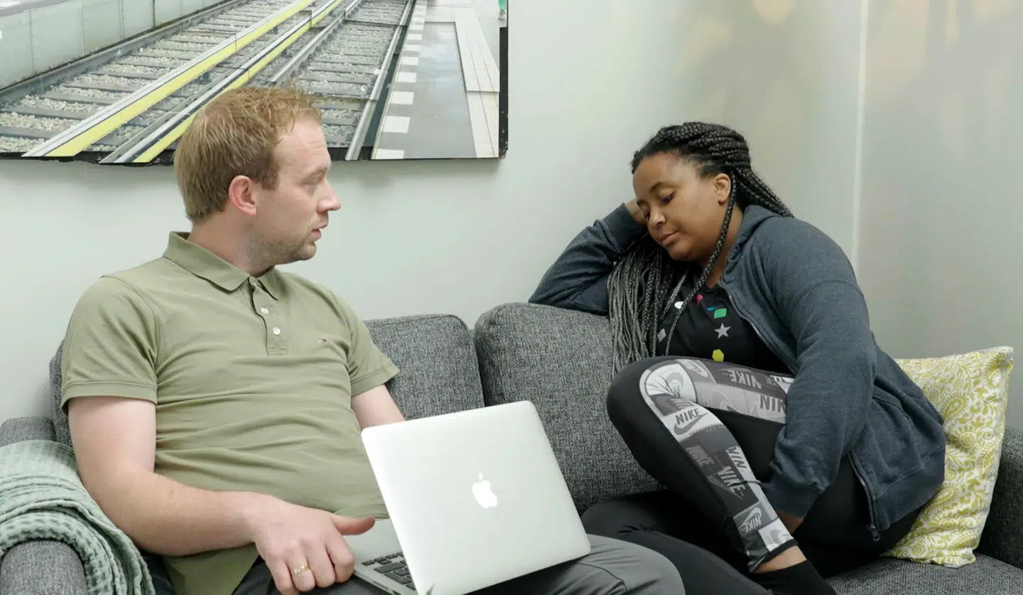 Der er dårlig stemning dagen derpå.