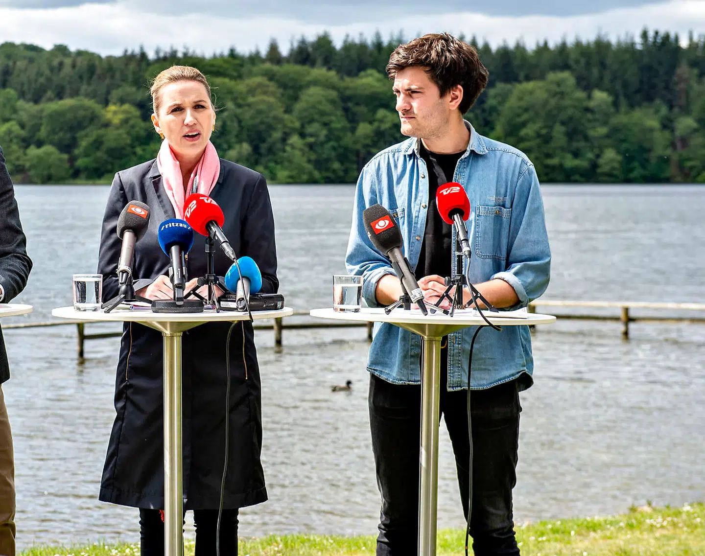 Formanden for DSU, Frederik Vad, ses her under valgkampen i 2019 sammen med partiformand og nuværende statsminister Mette Frederiksen.