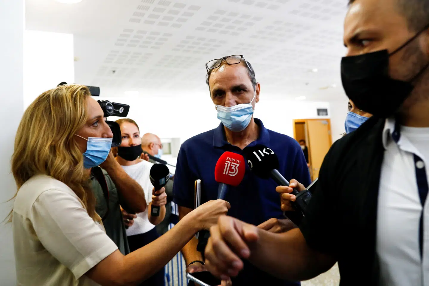 Morfar Shmuel Peleg, der beskyldes for at have bortført sit seks-årige barnebarn fra Italien til Israel, afviser at udtale sig efter retsmødet i Tel Aviv. Corinna Kern/Reuters