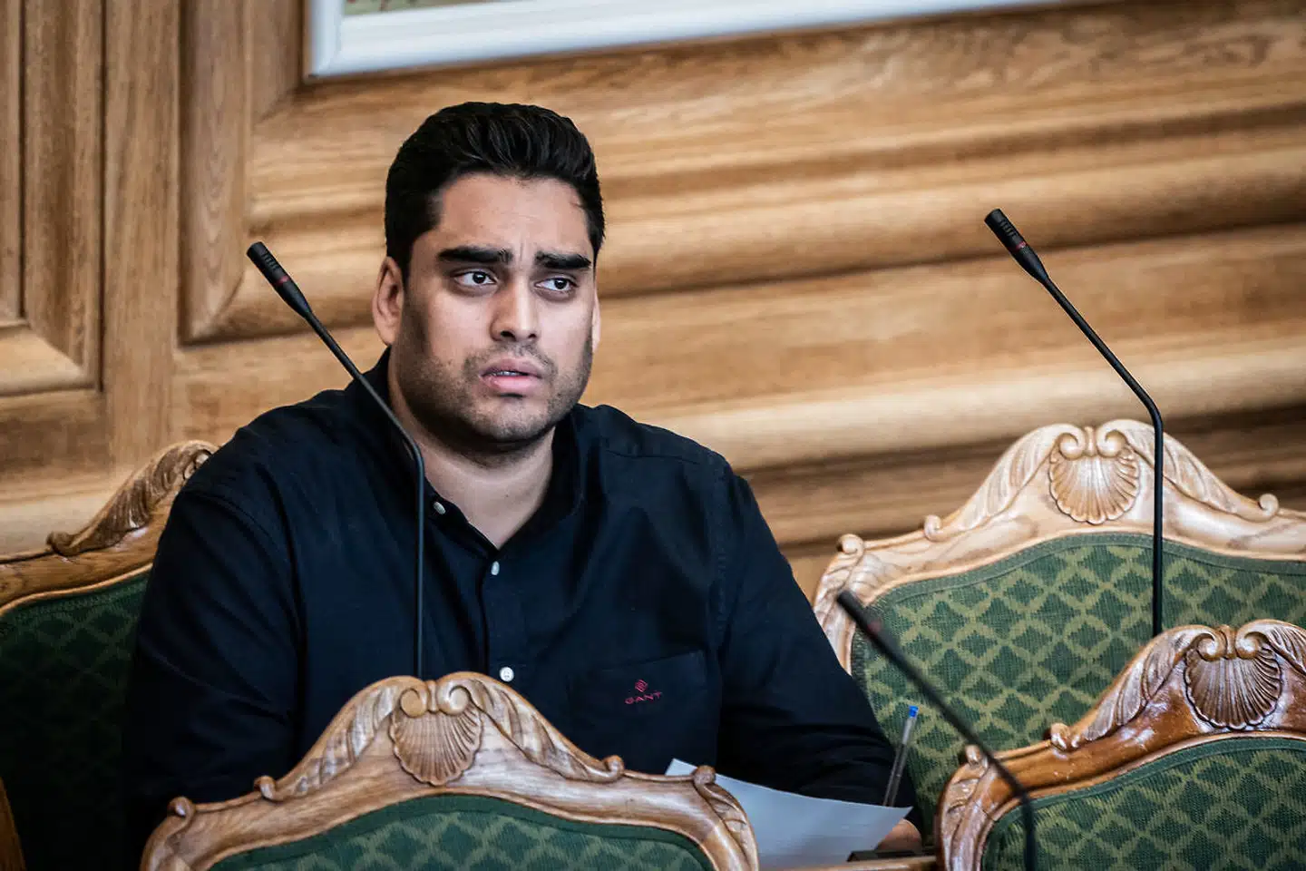 »Menstruationsprodukter skal være tilgængelige i det offentlige rum, således at hvis en kvinde pludselig får menstruation, kan hun lettere få adgang til det,« lød det fra Sikandar Siddique, der repræsenterer det ikkeopstillingsberettigede parti Frie Grønne.