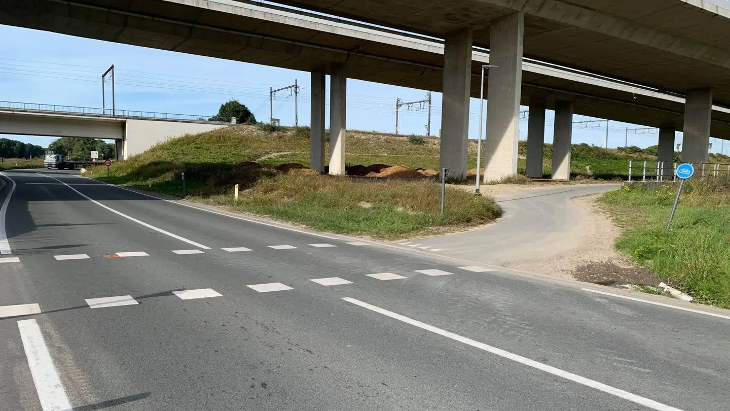Det er i dette kryds, den tidligere cykelrytter mistede livet. Han kom kørende fra venstre side af vejen.