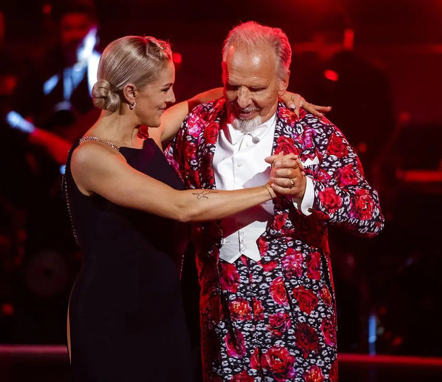 Også sidste fredag måtte Camilla Dalsgaard instruere sin dansepartner undervejs.