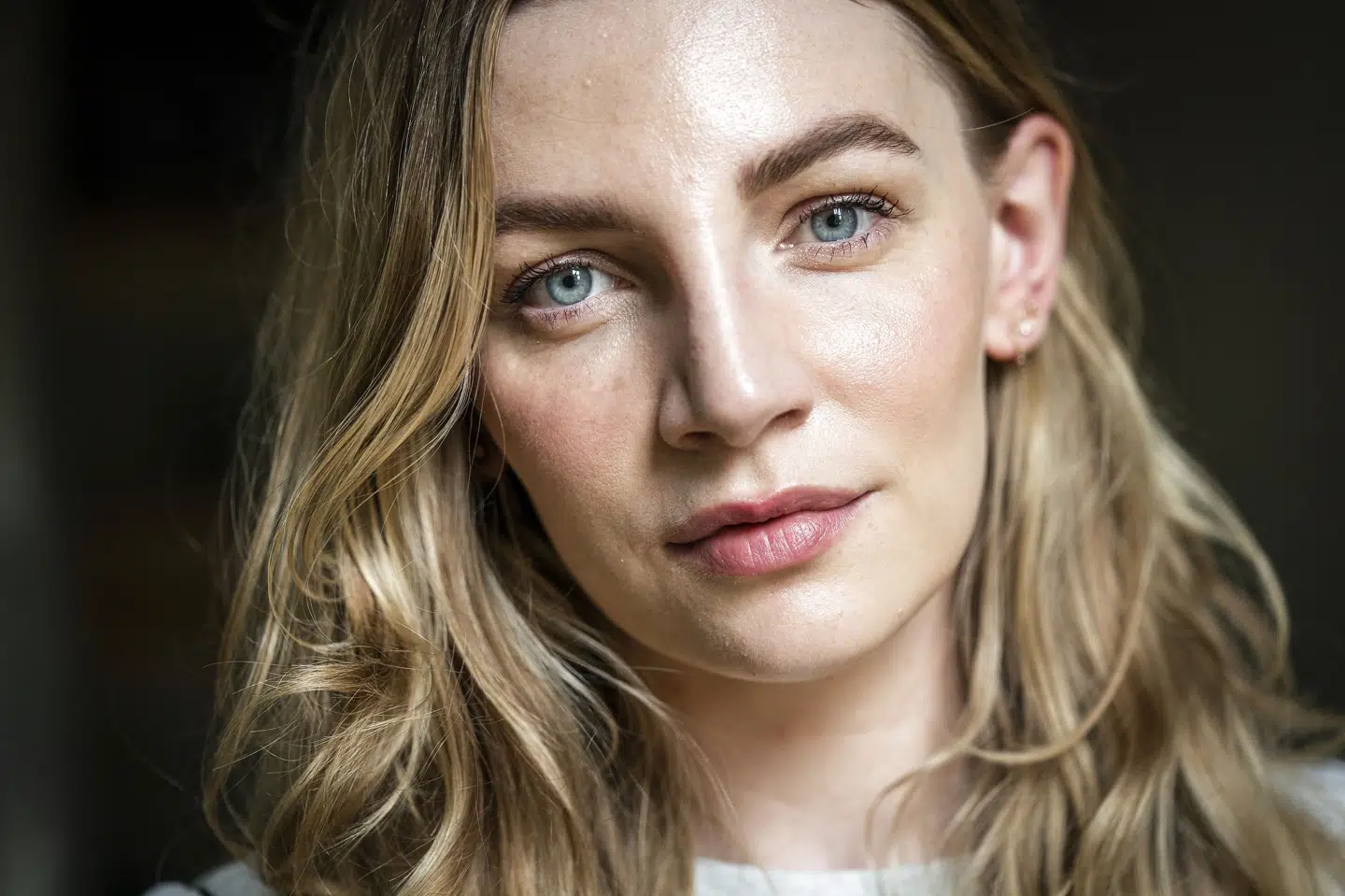 Molly Egelind medvirker i hele tre programmer som har premiere i efteråret og vinteren. Hun medvirker i både den fjerde sæson af TV 2-serien Sygeplejeskolen, i DR-kunstprogrammet Søs, Molly og malerne sammen med sin mor Søs Egelind, og i TV 2-julekalenderen Kometernes jul. Ida Marie Odgaard/Ritzau Scanpix