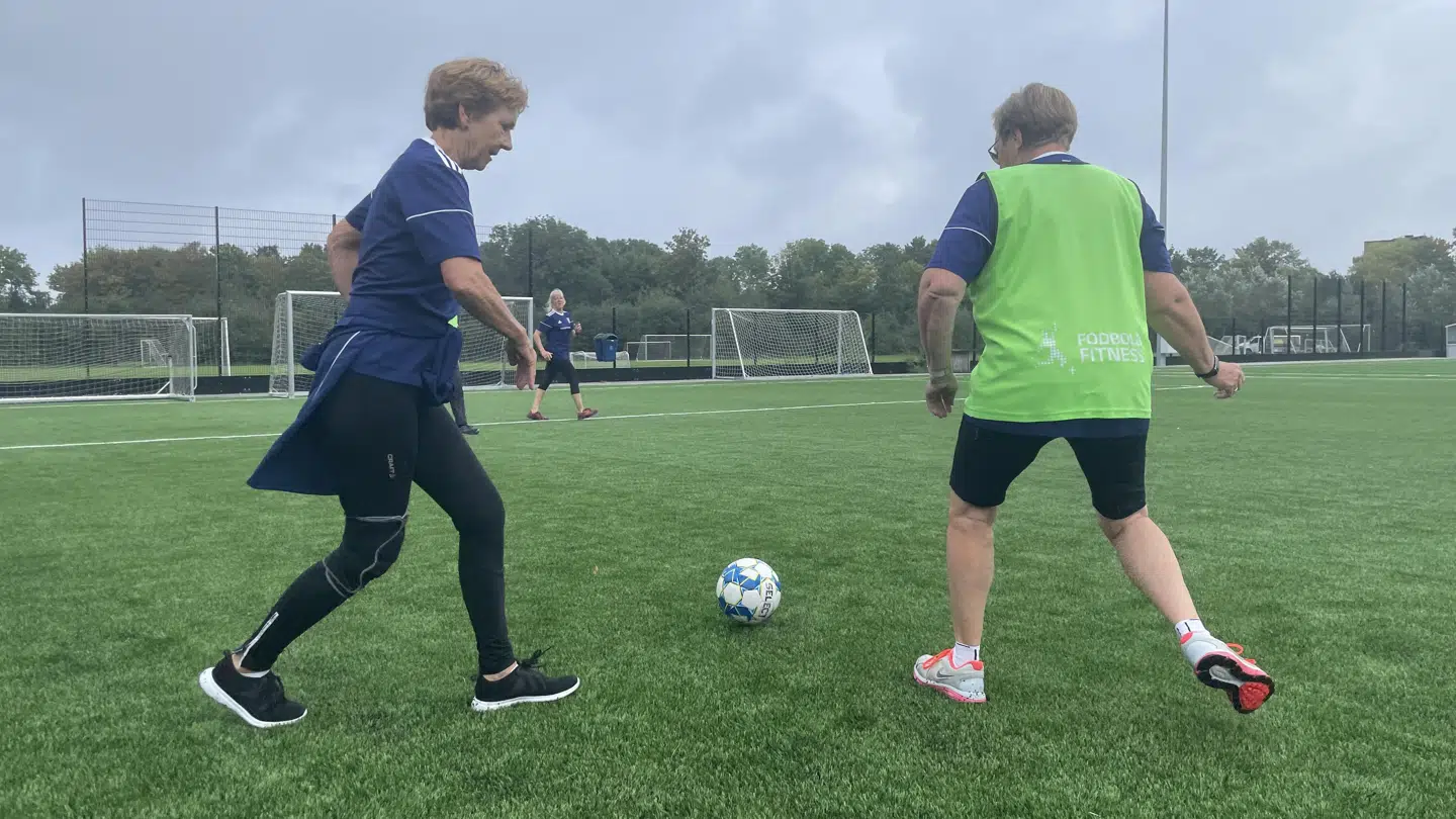 Forskning har vist, at fodbold, som det, der dyrkes i Frederikssund, kan forlænge livet med fem til 11 år. (Foto: Cordelia Weber og Heidi Bendtsen Nielsen)