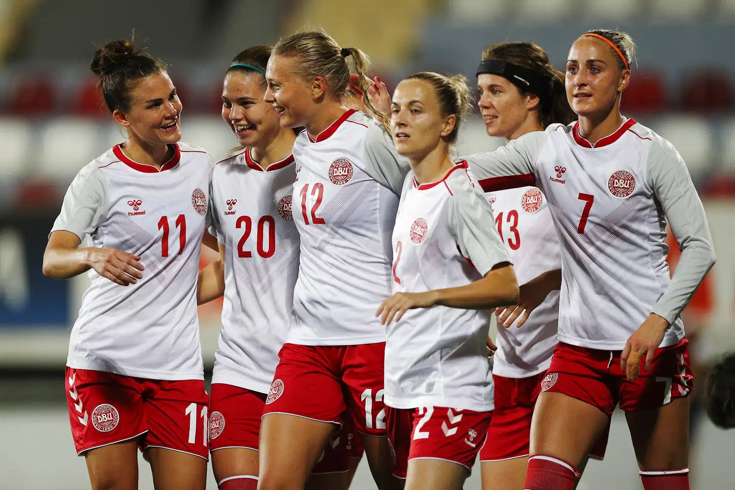 De danske spillere kunne fejre Stine Larsens scoring til 5-0 mod Aserbajdsjan i VM-kvalifikationen. Aziz Karimov/Reuters