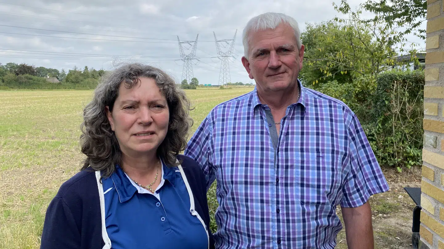 Lene Dybro Bechgren og hendes mand Erland bor med den fynske motorvej i baghaven.