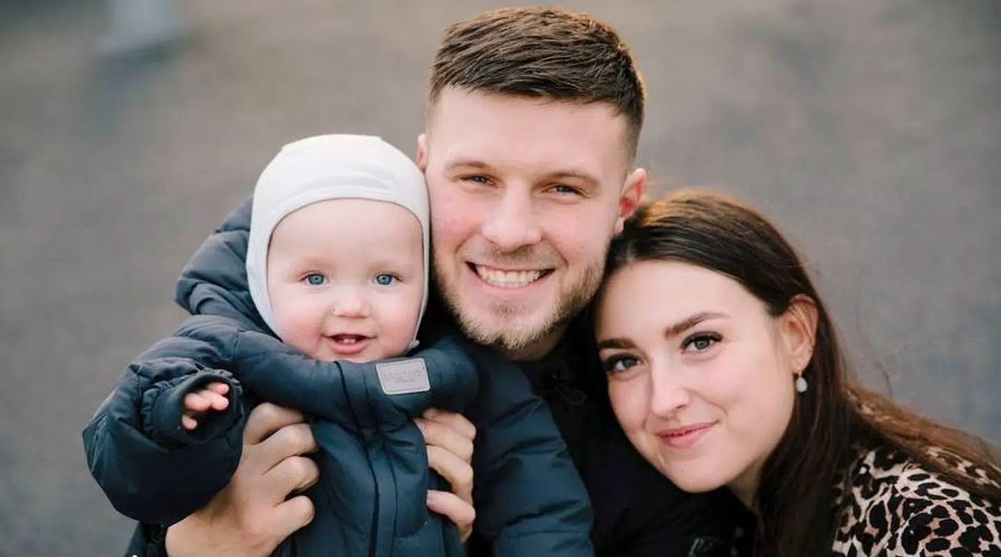 Daniel og Maria med deres søn Louie.