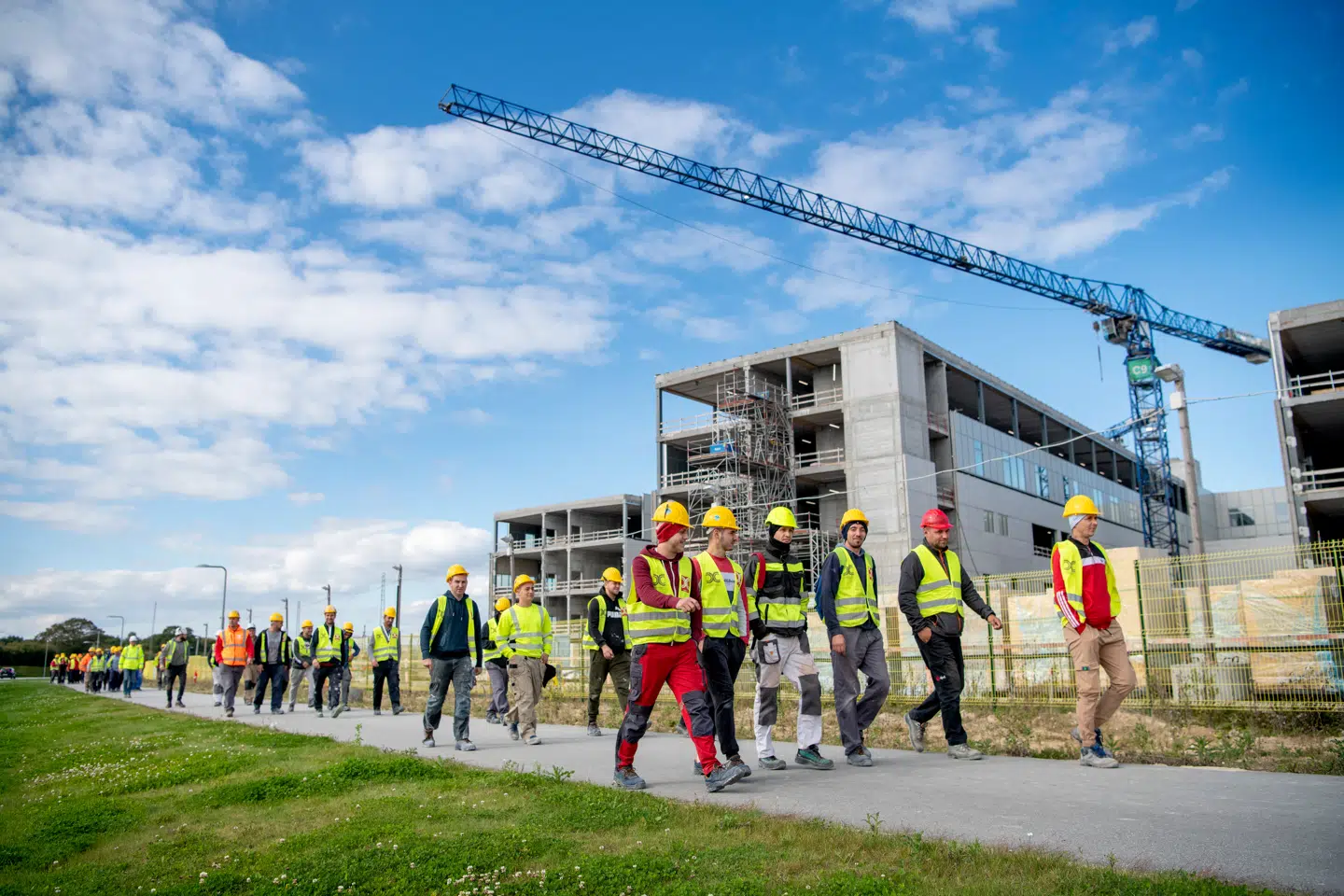 Antallet af håndværkere forventes at stige til omkring 1000-1200 håndværkere senere i byggeperioden.