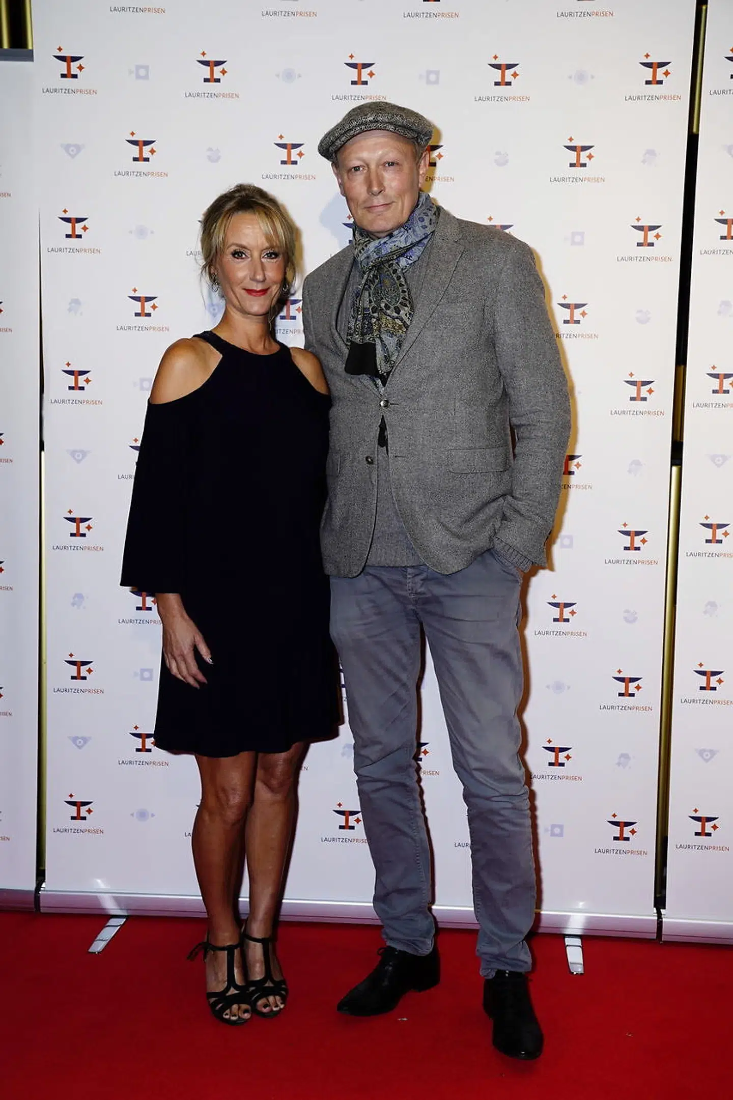 Lars Mikkelsen og Anette Støvlebæk ankom sammen til Lauritzen-prisen, men Lars Mikkelsen overlod søndag aften rampelyset til sin hustru og ældste søn.