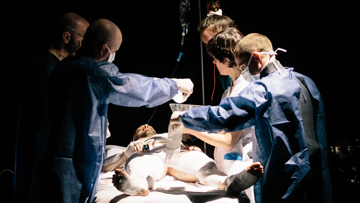 Billede fra værket My Undying Love, som er baseret på Andreas Elia Constantinous samtaler med sin døende mor.