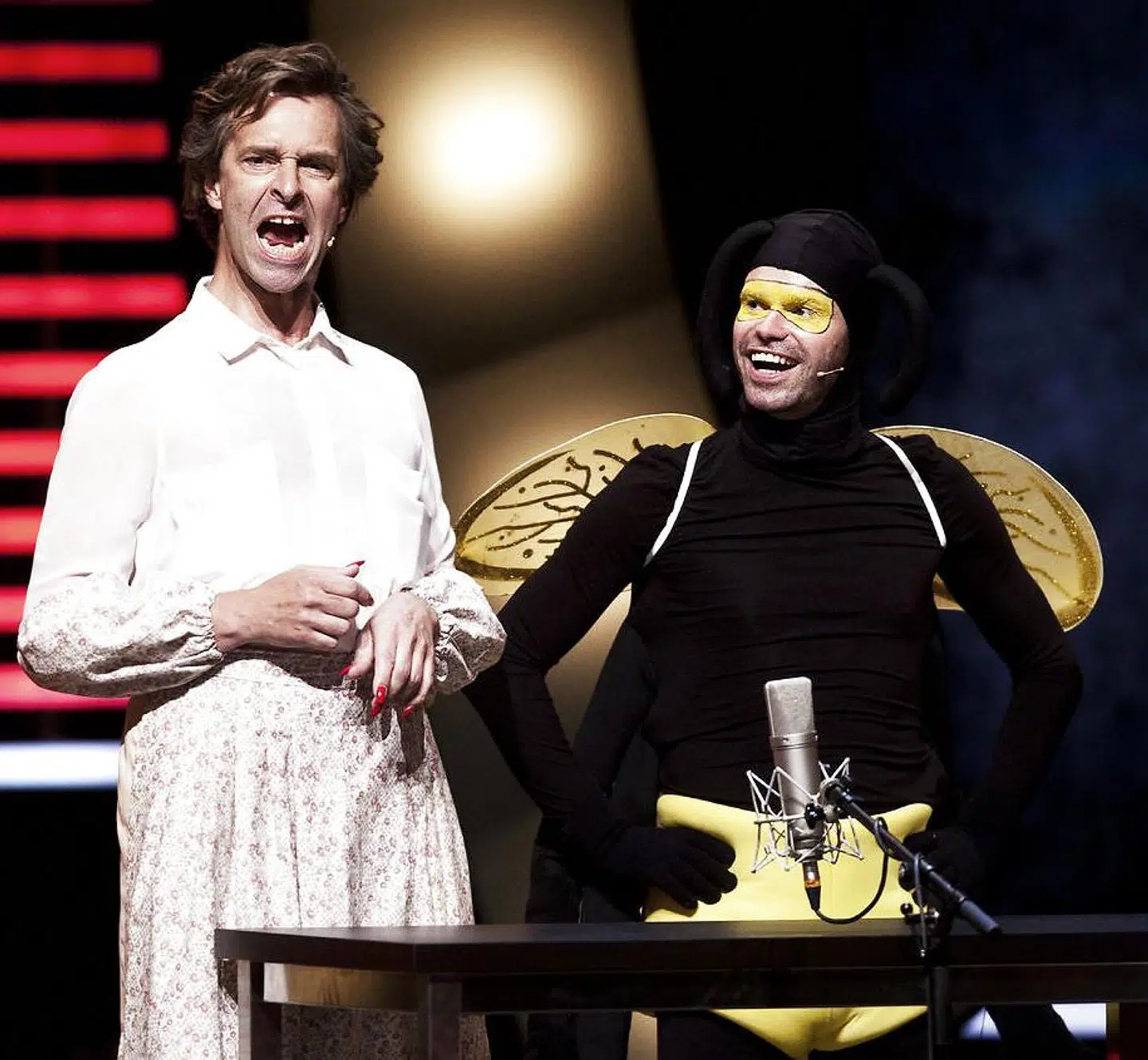 Her Mick Øgendahl på scenen som Brumbass ved 'Zulu Comedy Galla 2012'. Samme år vandt han prisen som årets komiker.