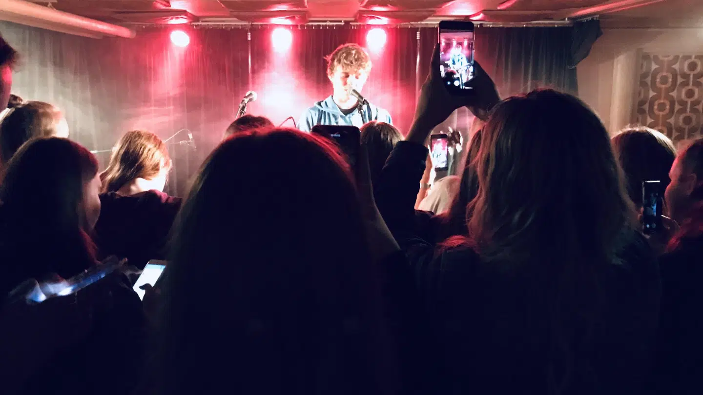 Det er koncerter og dansefester som denne, Ole Løhde og Amira Gluhic har savnet.