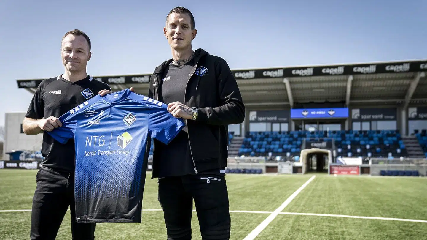 Daniel Agger sammen med assistentræner i HB Køge, Lars Jacobsen.