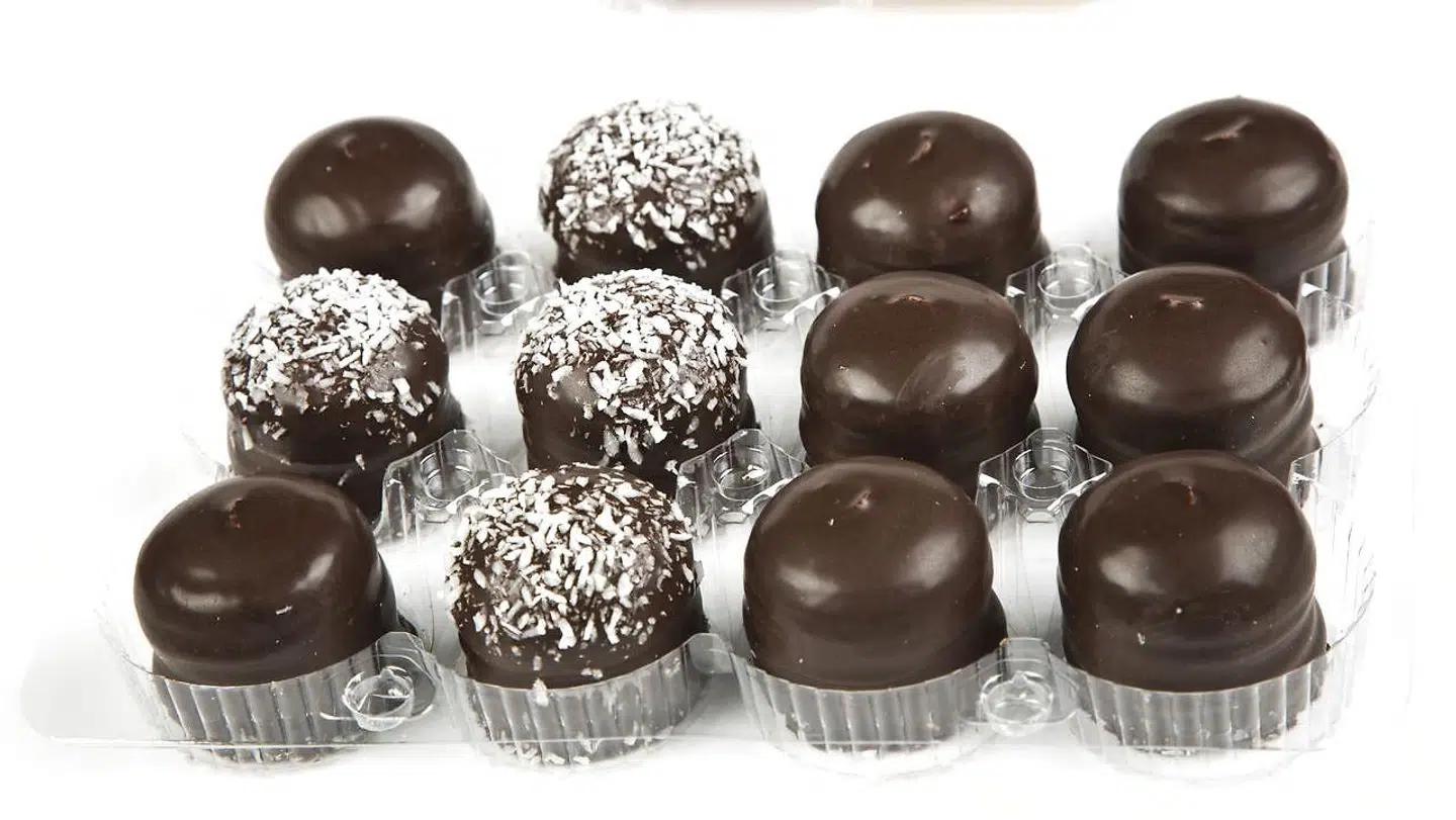 Flødeboller hed engang 'negerboller' - allerede i 1980'erne blev det dog opdateret til flødeboller.