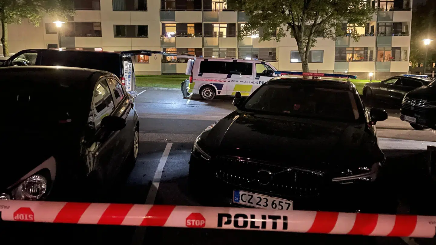 B.T. er til stede i området. hvor politiet fortsat efterforsker sagen.