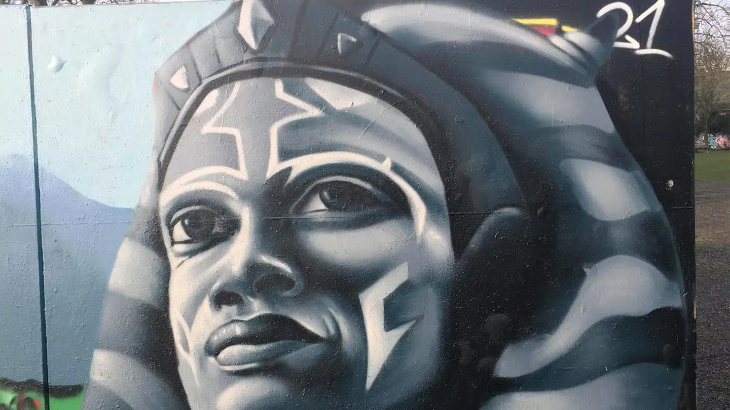 Et af de mange vægmalerier, man har kunnet kigge på i Karolinelund.