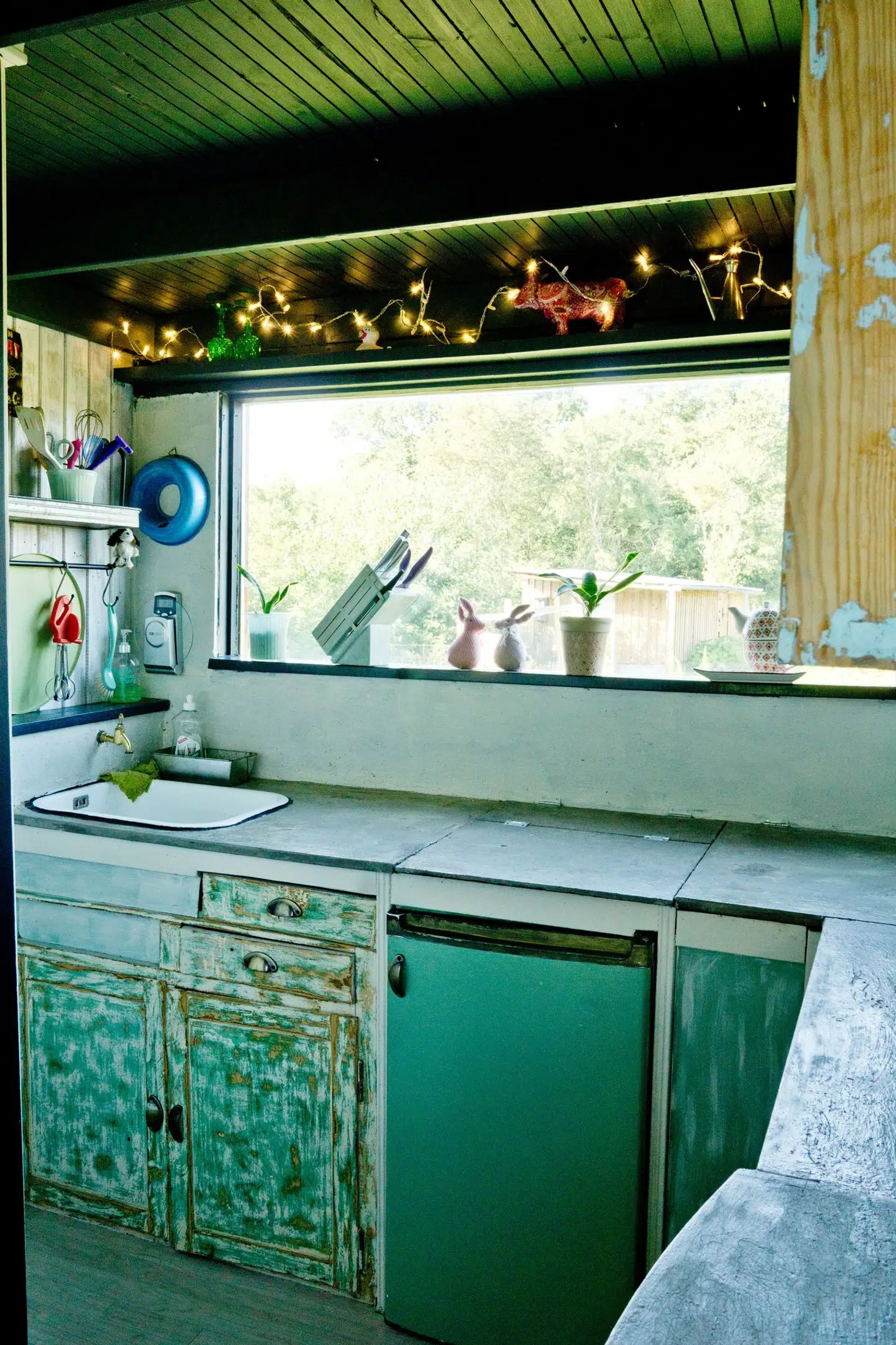 Under storm og vinter holder Lærke Skyes hus også, og hun siger, at der i starten var en stor stress forbundet med byggeriet, men det blev senere afløst af lettelse og stolthed.