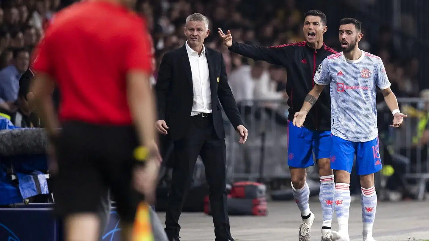 Cristiano Ronaldo dirigerede fra sidelinjen.