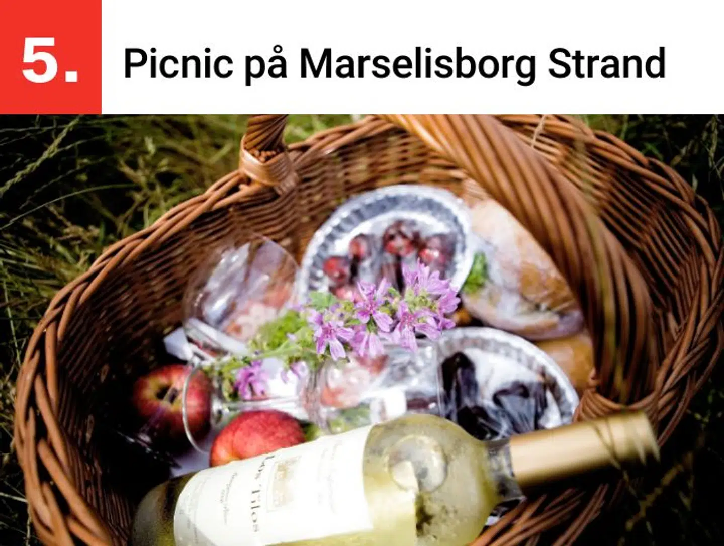 Hvis ikke man har lyst til at pakke en hel picnickurv, foreslår Casper, at man kan snuppe en isvaffel fra ishuset ved Marselisborg Strand.
