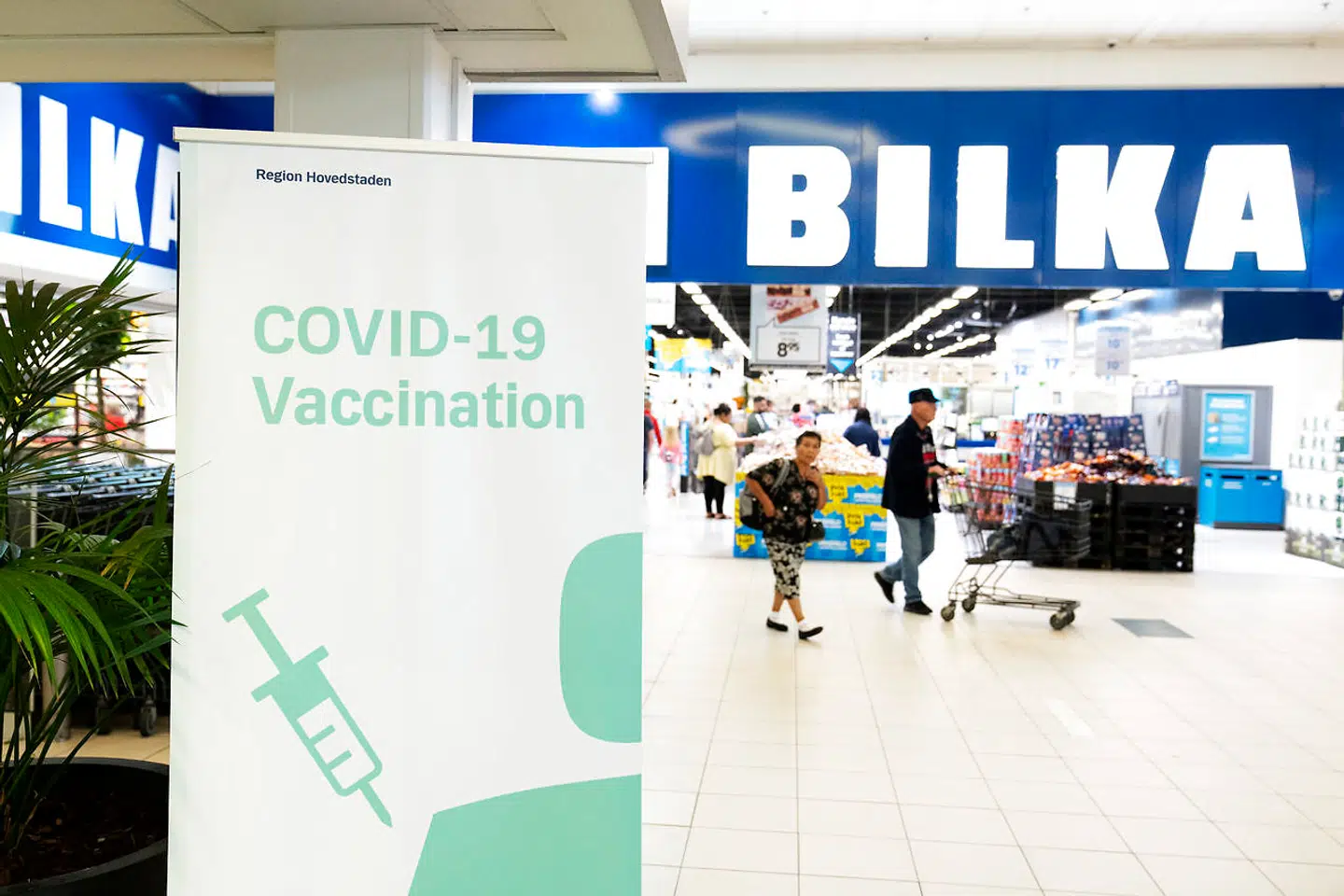 En stor del af årsagen til, at Danmark står meget gunstigt i forhold til at holde coronasmitte nede, er den høje vaccinetilslutning.