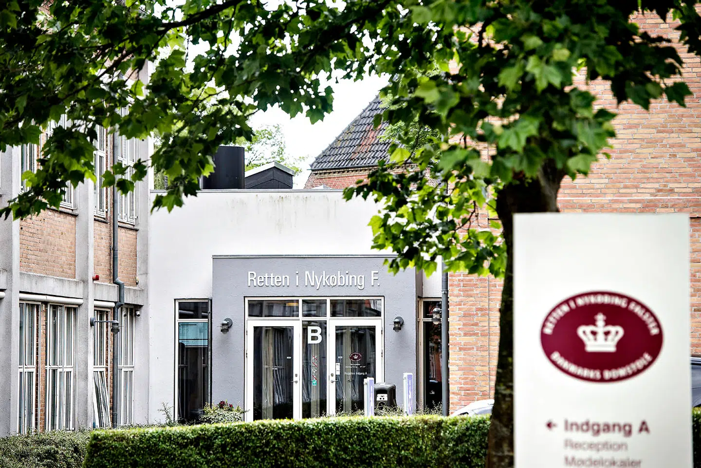 Det bliver et nævningeting ved Retten i Nykøbing Falster, der skal tage stilling til, om den 23-årig far skal idømmes fængsel for grov vold mod sin lille datter.