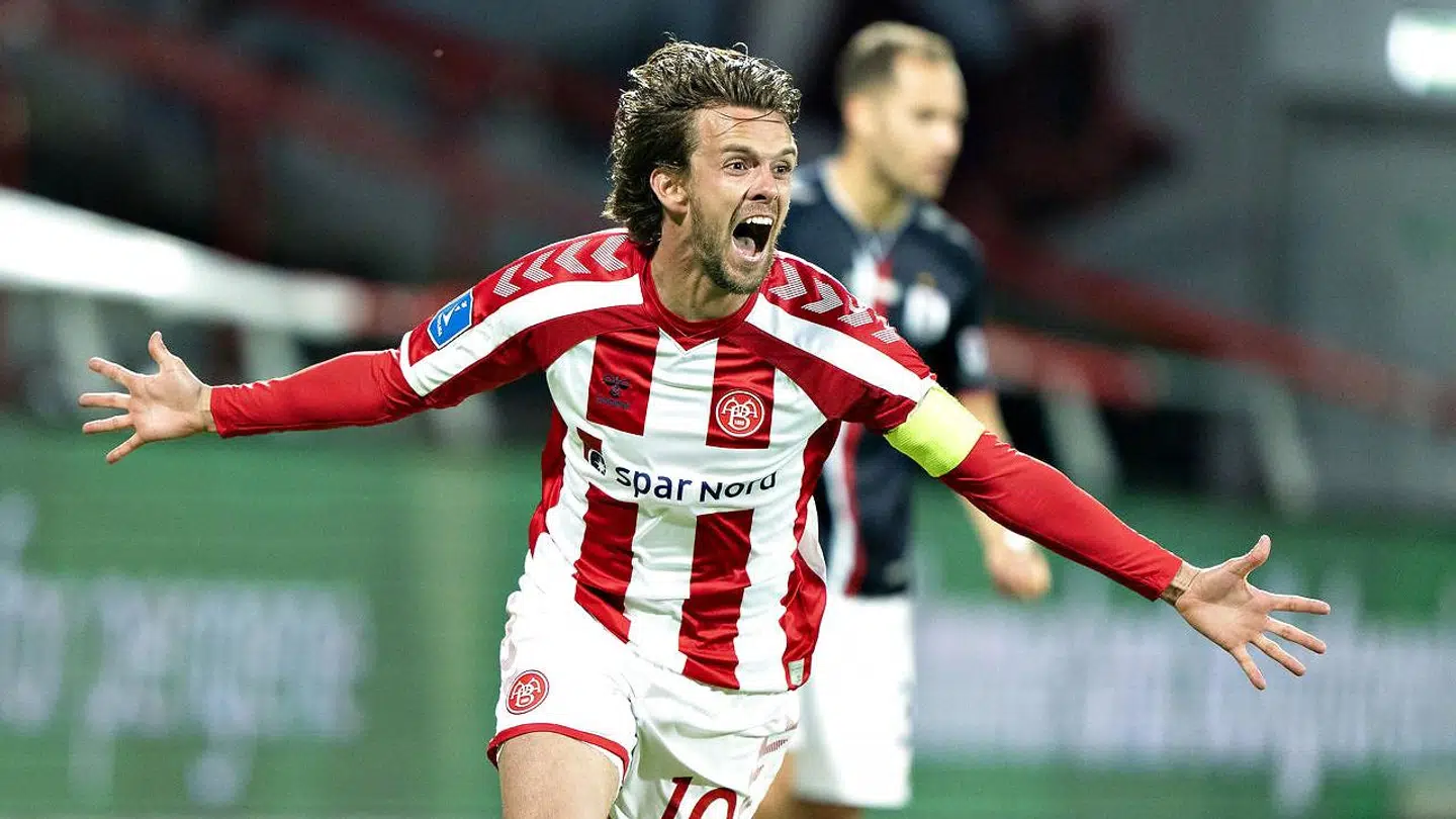 En af stifterne bag Nordens Paris FC er AaB-stjernespilleren Lucas Andersen.