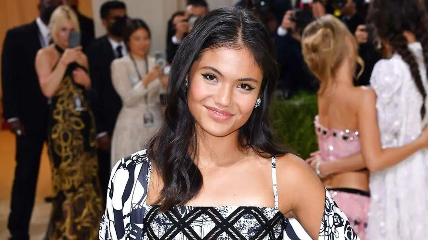 Emma Raducanu på den røde løber til Met Gala.