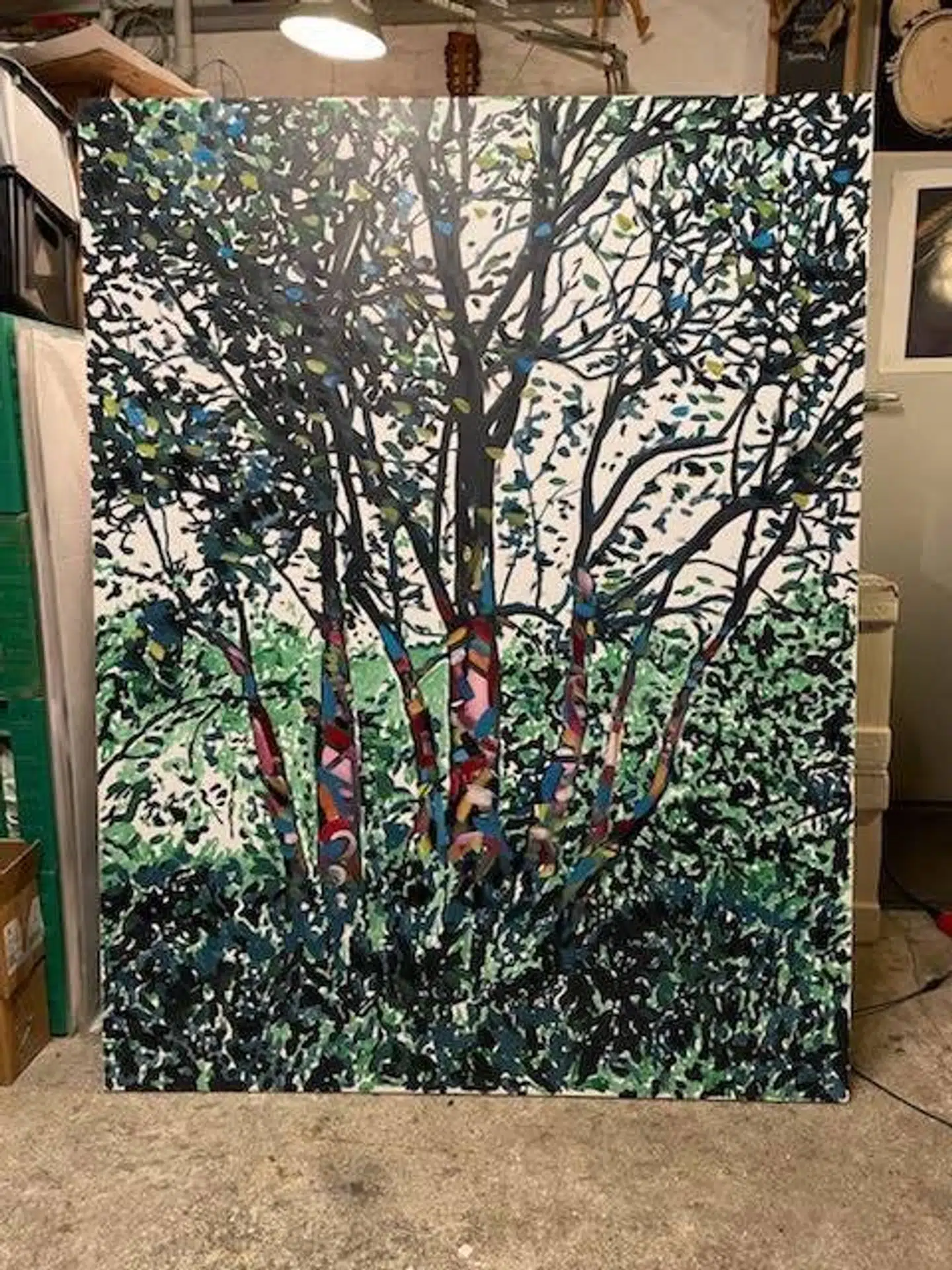 Maleriet »Træer ved Sydhavn« blev kunstmaler Søren Valdemar Byrial inspireret til at male, da han stødte på nogle træer, der var overmalet med graffiti. I hans øjne er det kontrasten mellem det menneskeskabte og naturskabte. Et syn, der både drog ham, og frastødte ham.