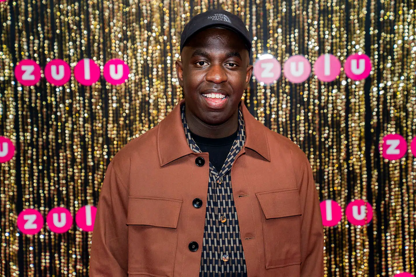 Melvin Kakooza og hans lillebror på den røde løber ved Zulu Awards i KB Hallen torsdag 29. april 2021. (foto: Martin Sylvest/Ritzau Scanpix 2021).