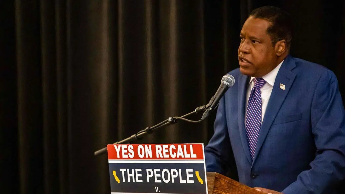 Den sorte republikanske frontløber Larry Elder kan blive den næste gvernør i Californien, hvis Gavin Newsom væltes af vælgerne.