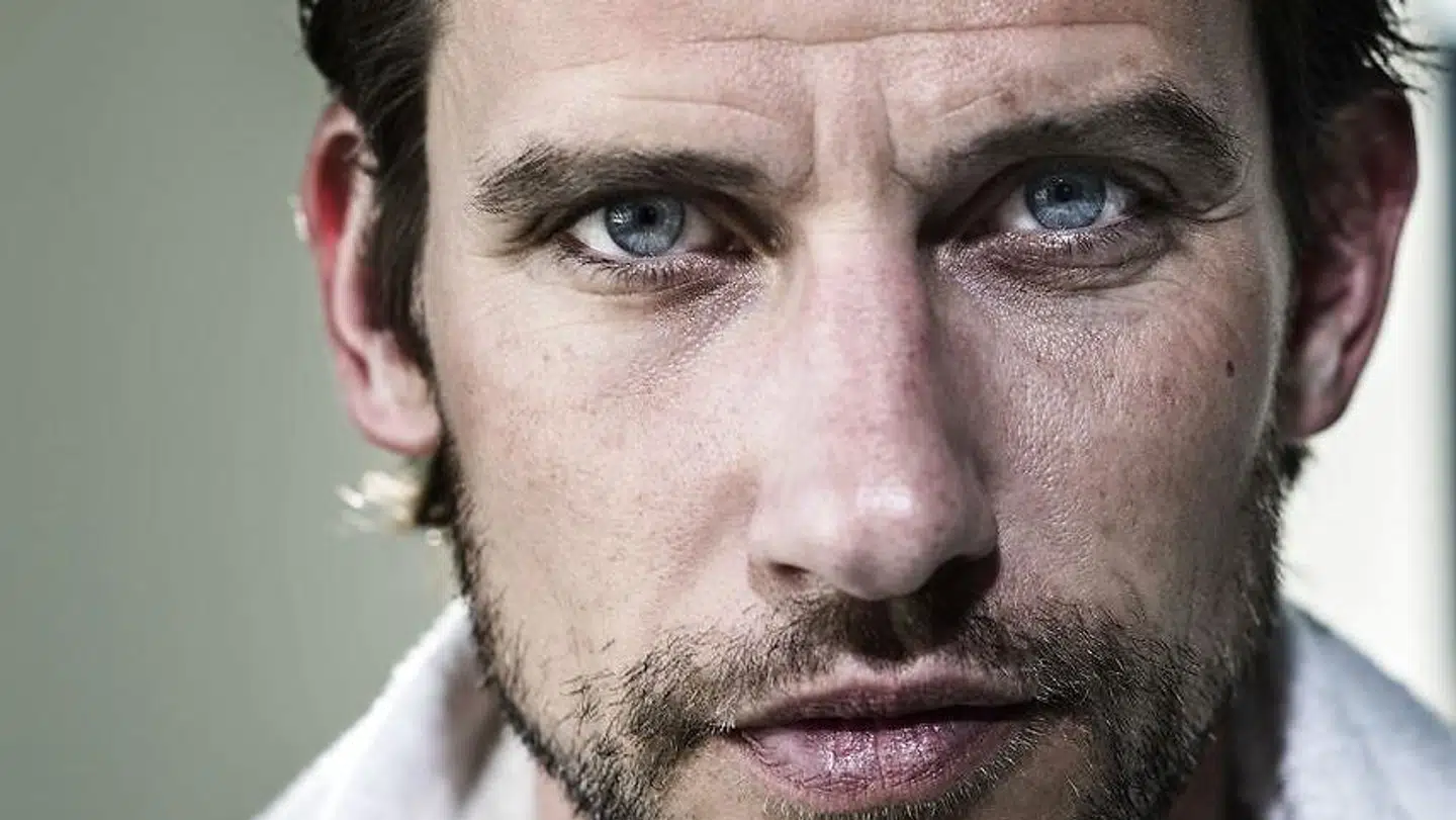 Christian Bitz var tidligere en vellidt og feteret ernæringsguru. Nu kalder han sig selv for 'Danmarks mest forhadte mand'.