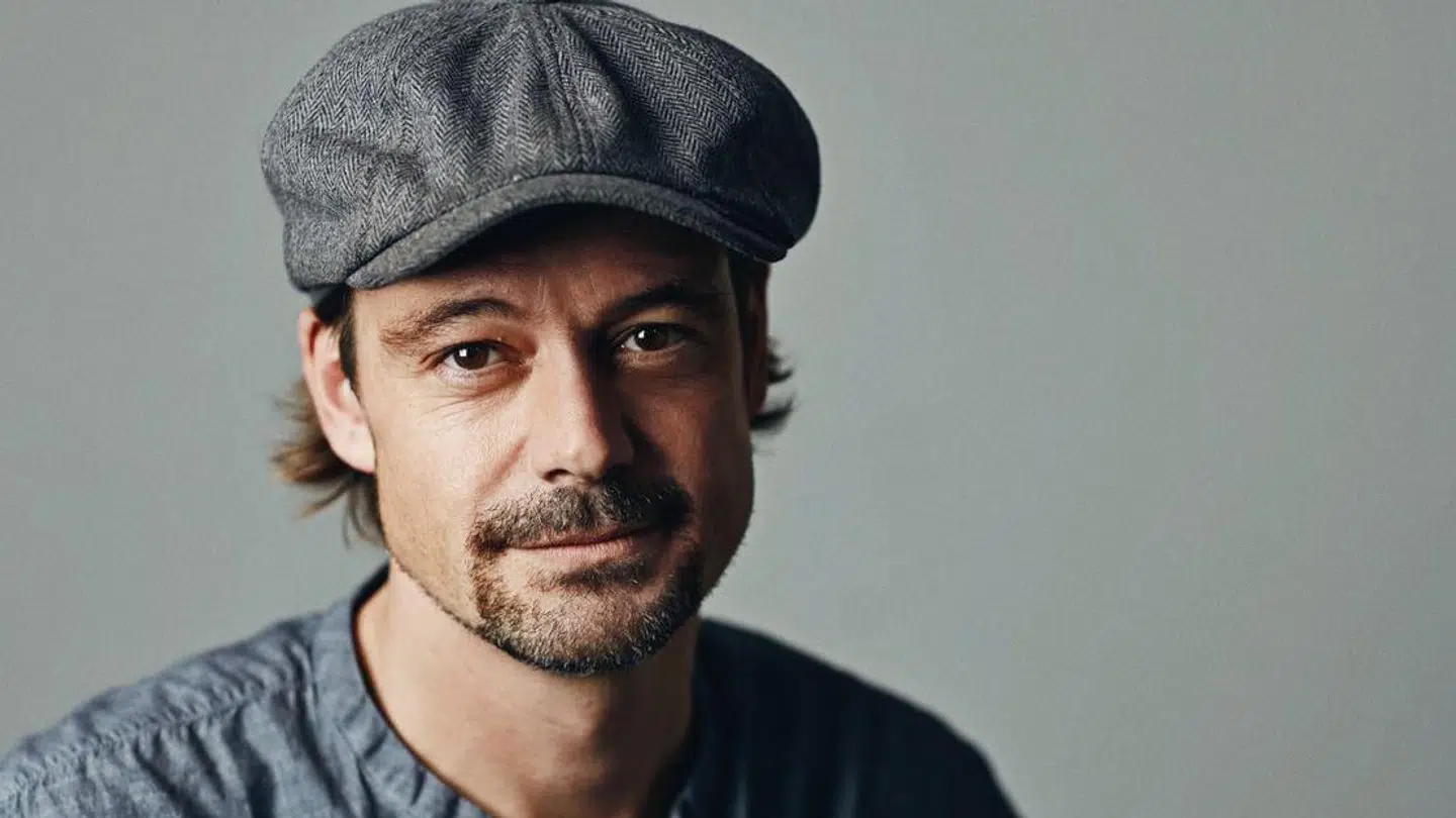 »Jeg har valgt at undervise i et stykke gammel dansk kultur - smørrebrød - som er en disciplin, jeg lægger vægt på. I det her multietniske samfund med alle de informationer man hele tiden får på nettet via Instagram og Facebook - eller hvor de nu bevæger sig - ser man jo tonsvis af andre køkkener, men meget lidt af den danske gastronomi. Den forsvinder lige så stille mellem fingrene på os gennem de generationer, der kommer,« siger Thomas Herman.