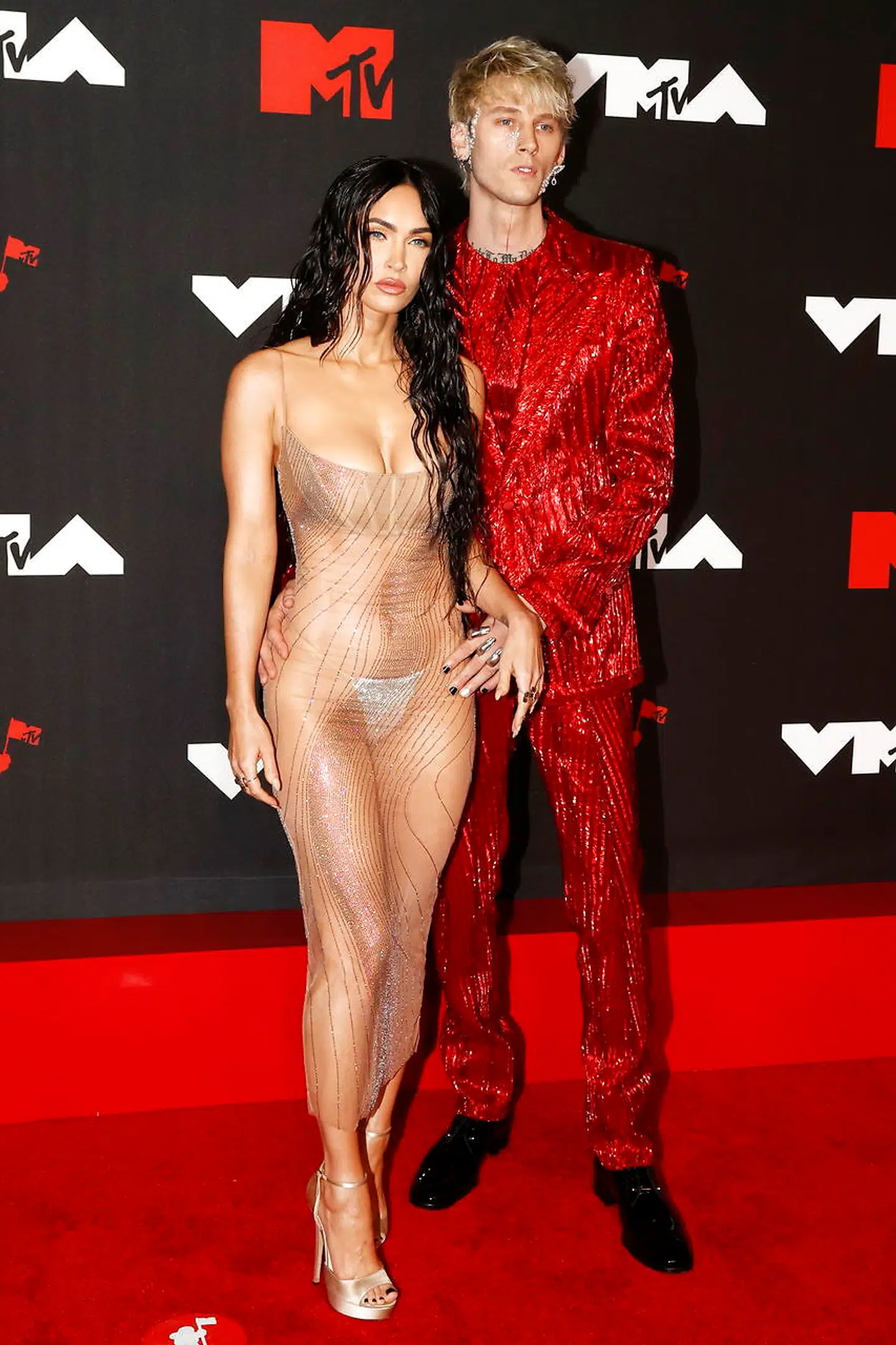 Megan Fox og Machine Gun Kelly på den røde løber til MTV Video Music Awards.
