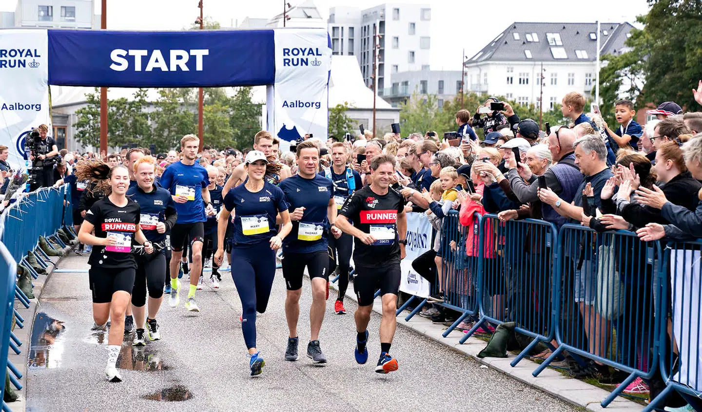 Kronprinsesse Mary løber 5 km under Royal Run i Aalborg, søndag den 12. september 2021. Her ved starten på løbet.. (Foto: Henning Bagger/Ritzau Scanpix)