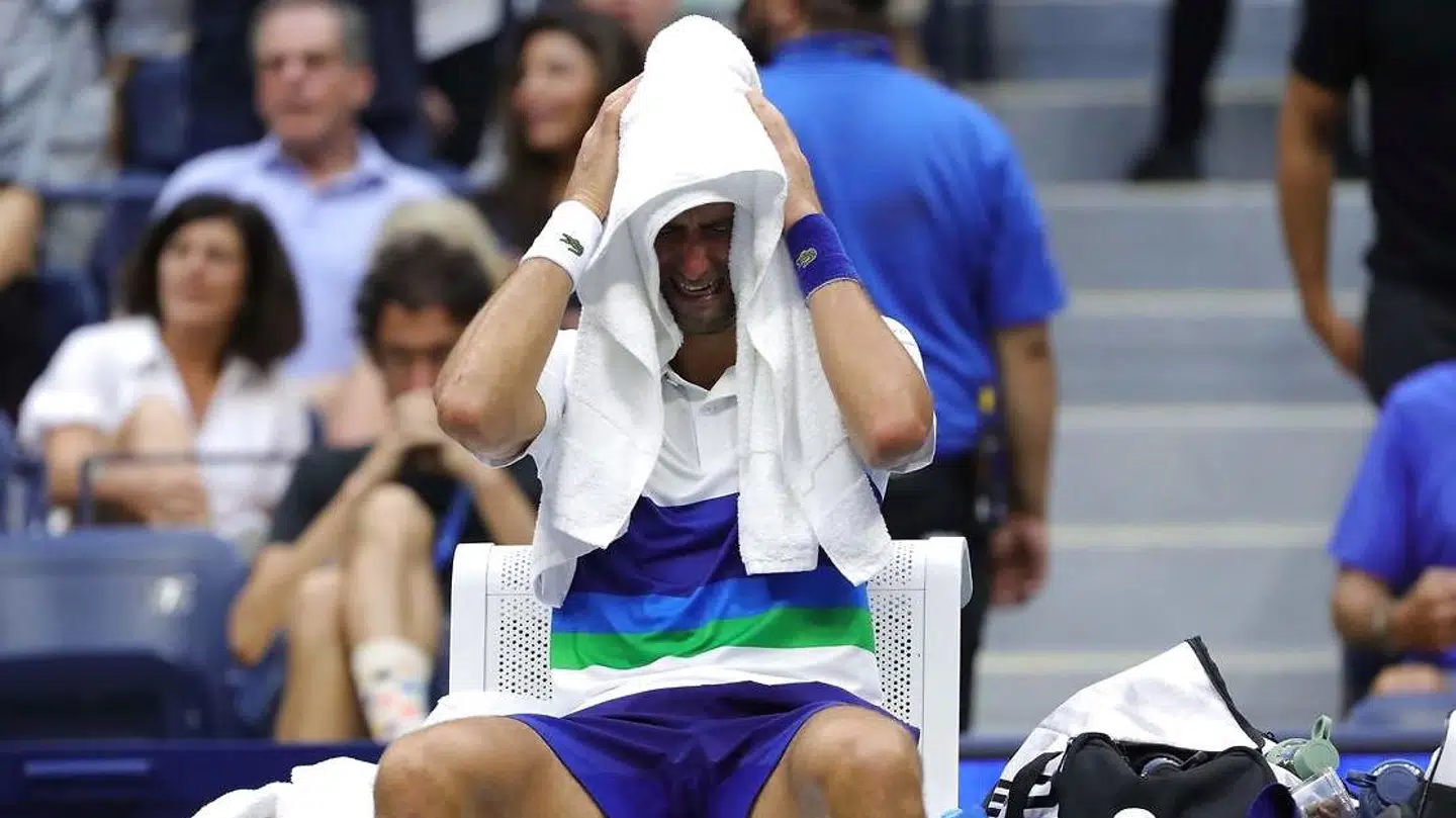 Novak Djokovic brød fuldstændig grædende sammen mod slutningen af kampen.